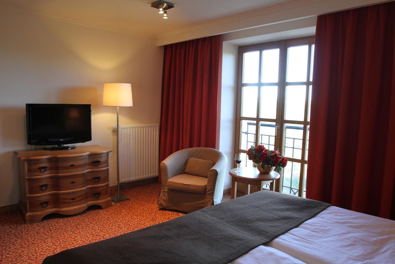 Hotel Zamek Bobolice Niegowa Номер фото